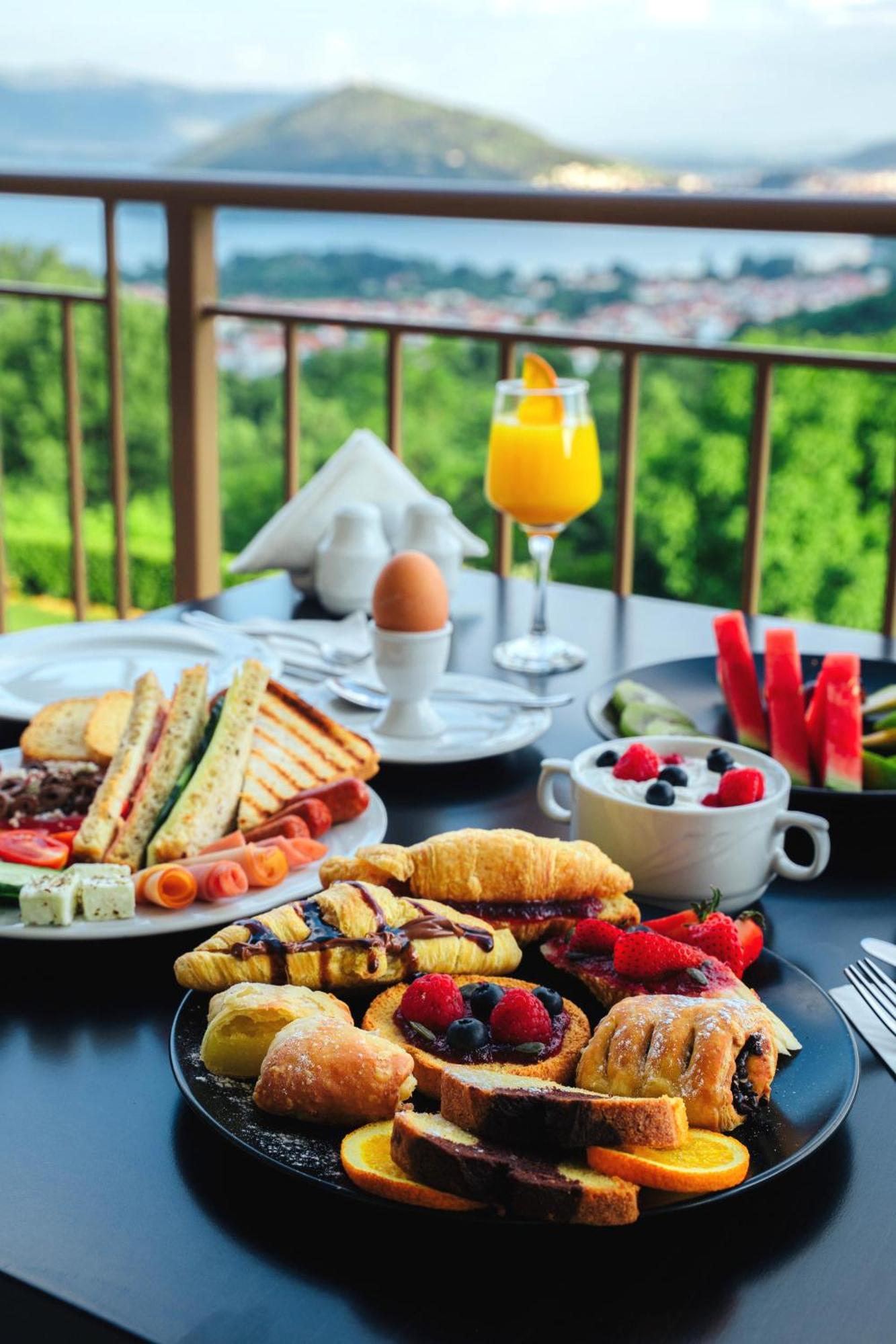 Enastron View Hotel Kastoria Extérieur photo