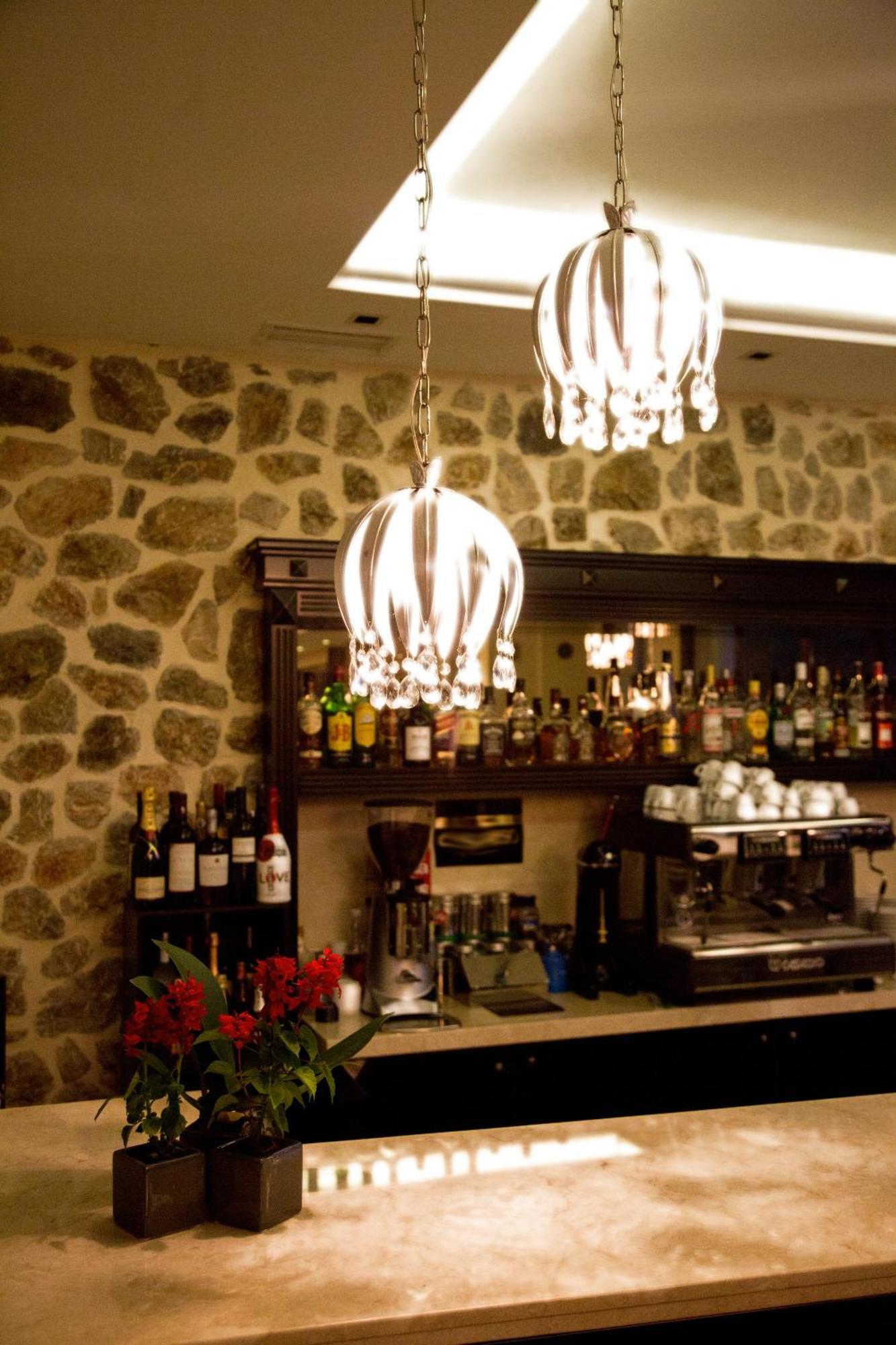 Enastron View Hotel Kastoria Extérieur photo
