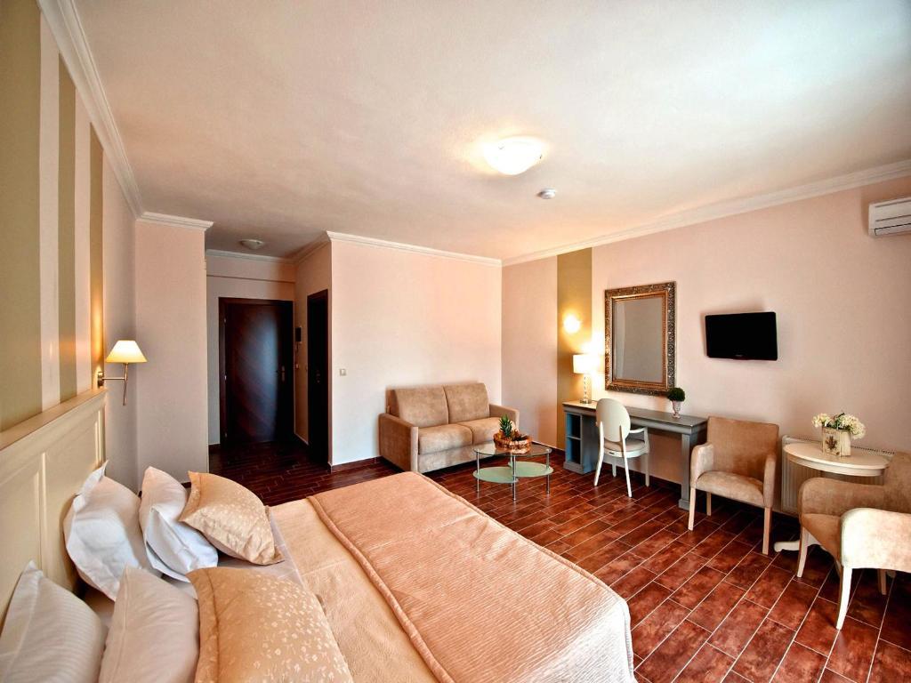 Enastron View Hotel Kastoria Extérieur photo
