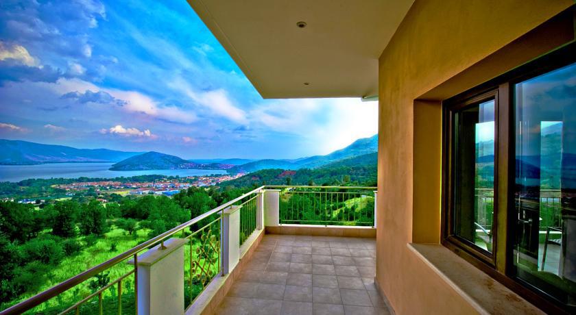 Enastron View Hotel Kastoria Extérieur photo