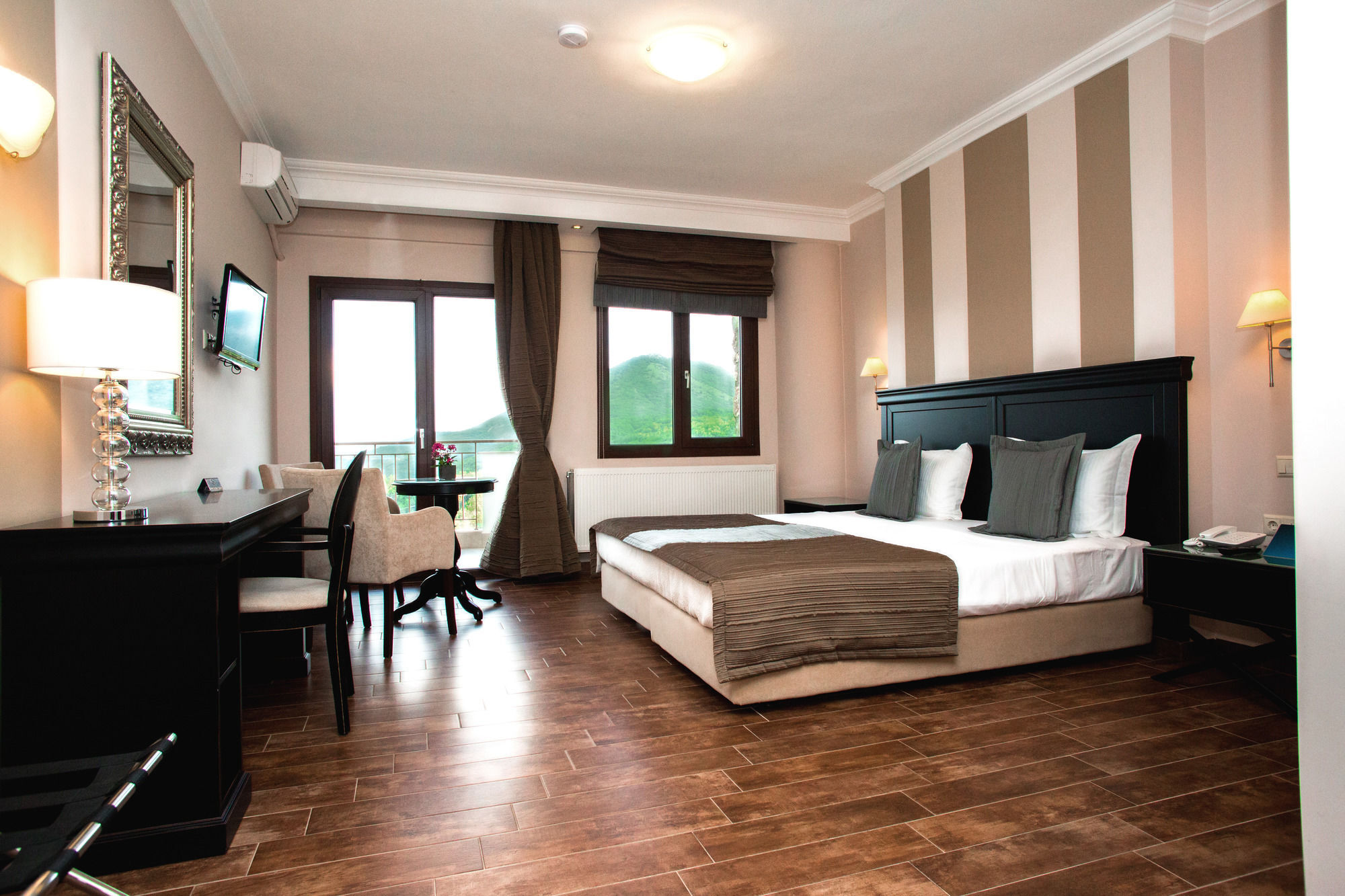 Enastron View Hotel Kastoria Extérieur photo